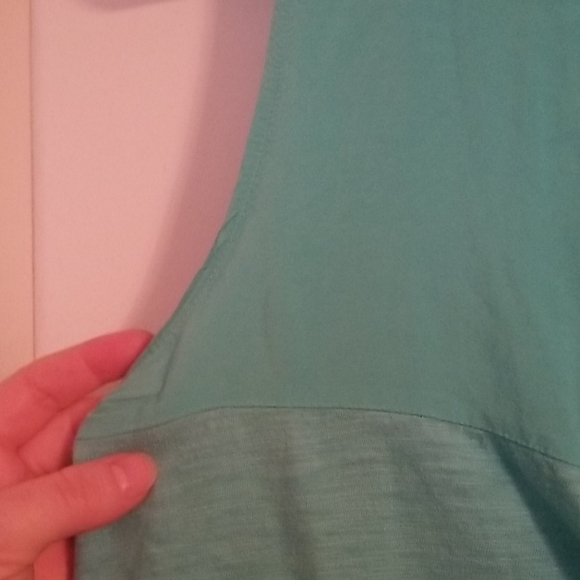 Teal Gap Tank with accents - Picture 3 of 8